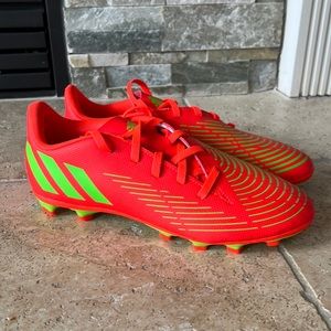 Adidas girls soccer cleats. Big girl/Women’s size 6.